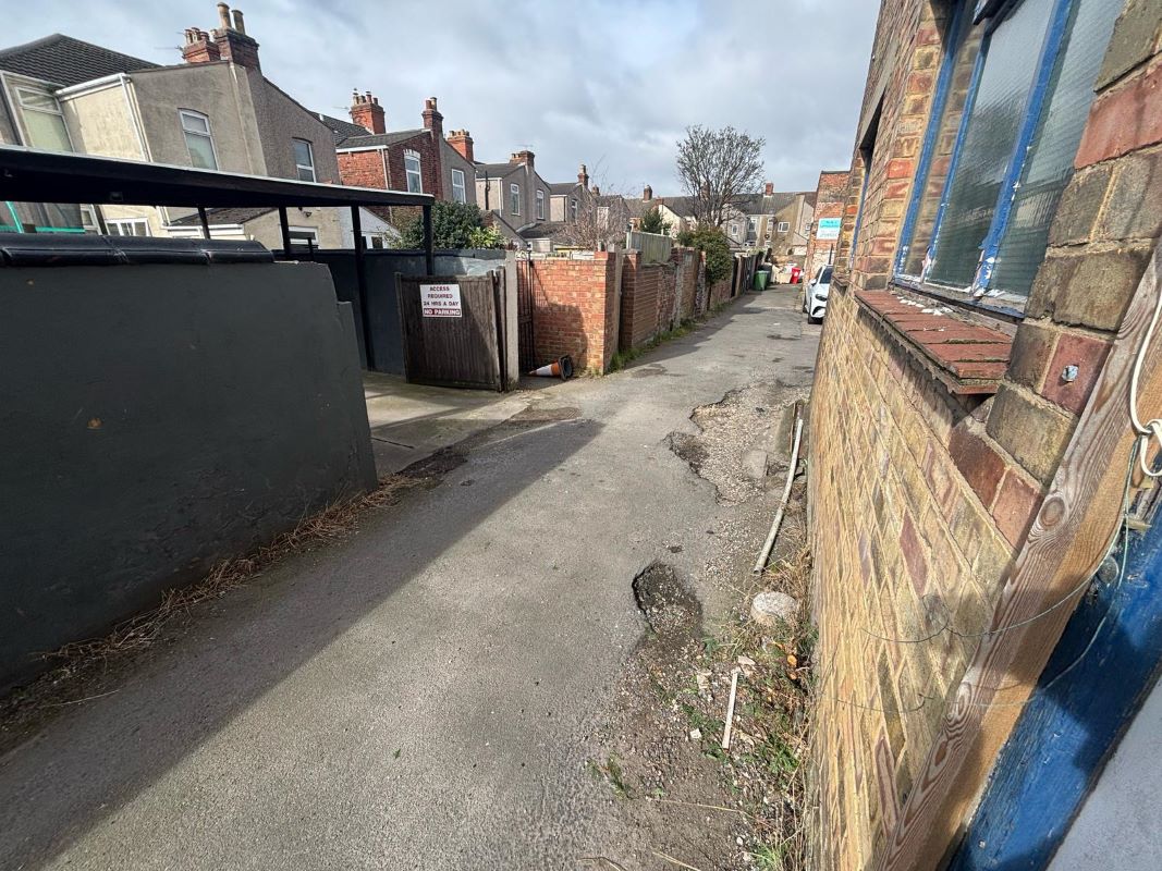 Cleethorpes, South Humberside, DN35 8HL - Online Auctions