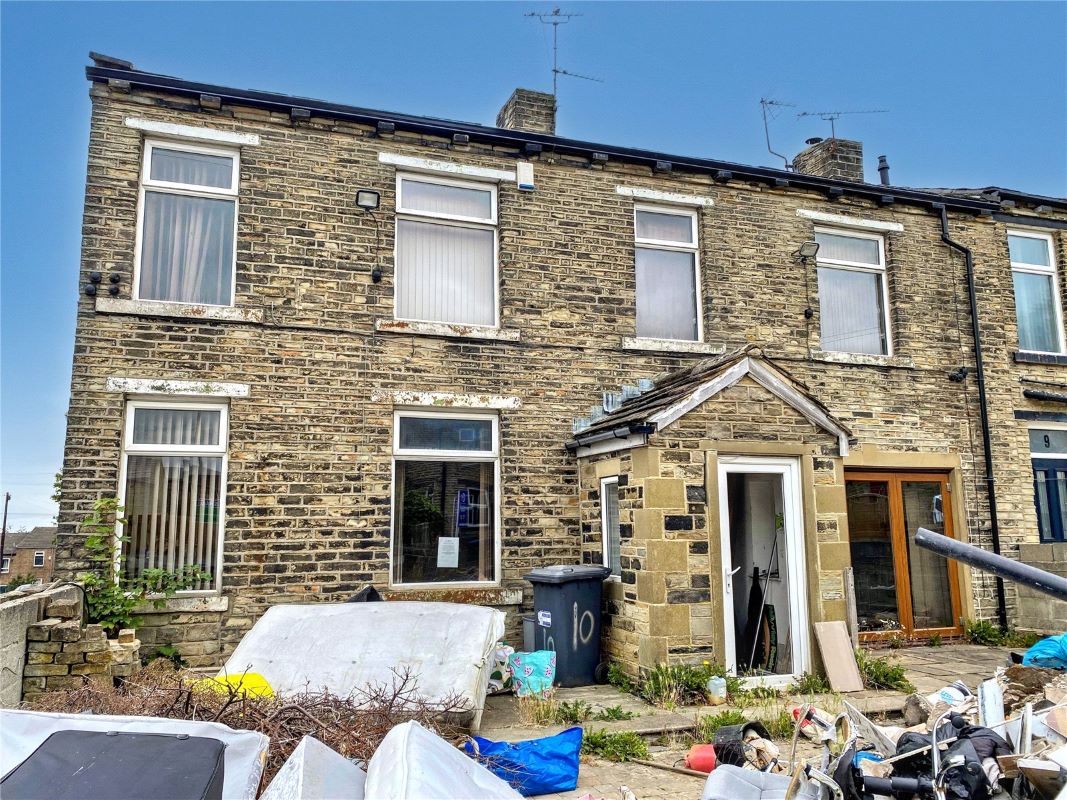 Three Bedroom Back to Back Terraced House