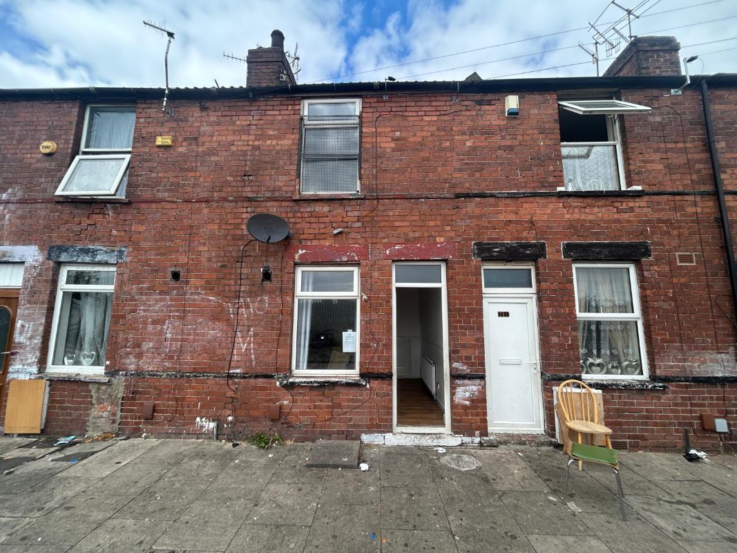 2-Bed Terrace in Need of Full Renovation – Excellent Auction Opportunity