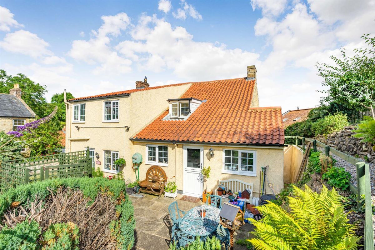 Property for Auction in North East - Hilltop Cottage Moulton, Richmond, North Yorkshire, DL10 6QE