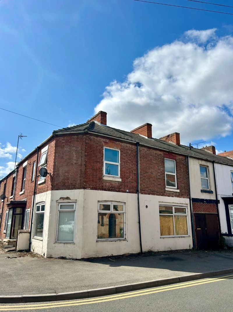 Property for Auction in Nottinghamshire & Derby - 21 and 21A Albert Road, Retford, Nottinghamshire, DN22 6JB