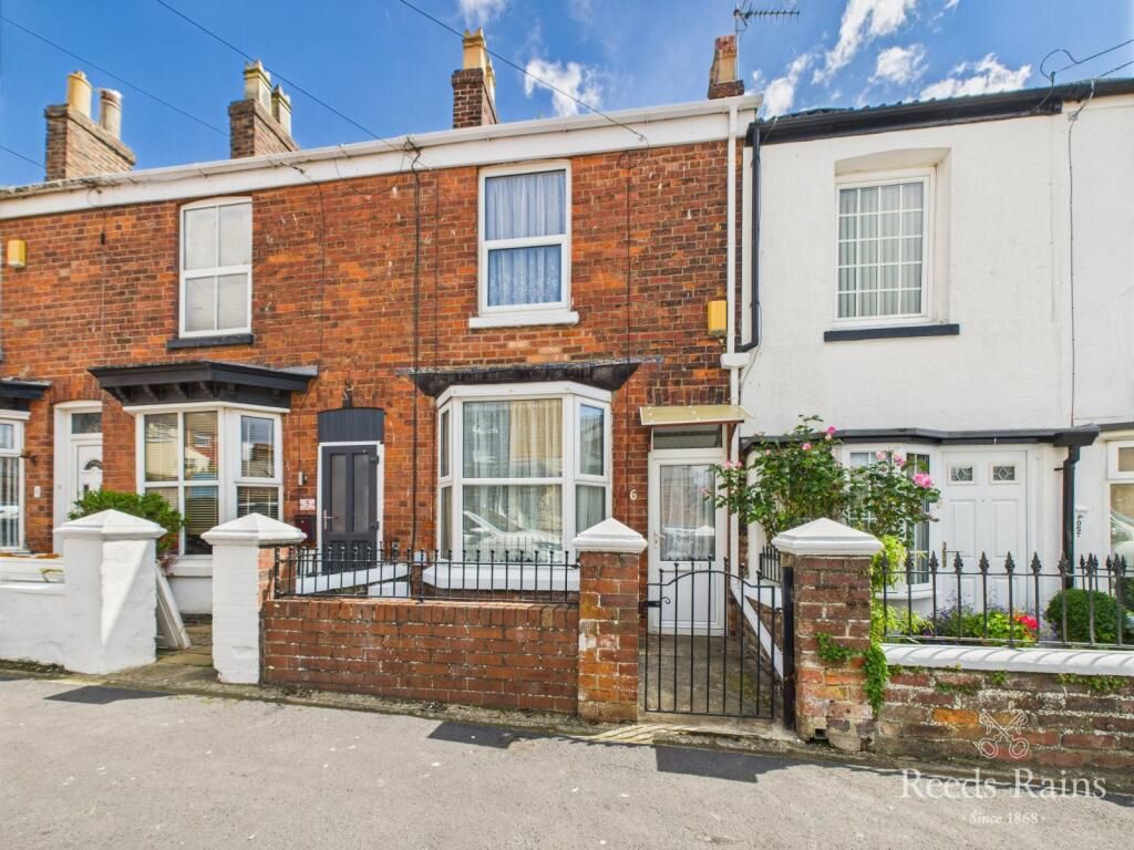 Property for Auction in North East - 6 Bow Street, Bridlington, North Humberside, YO15 3DU