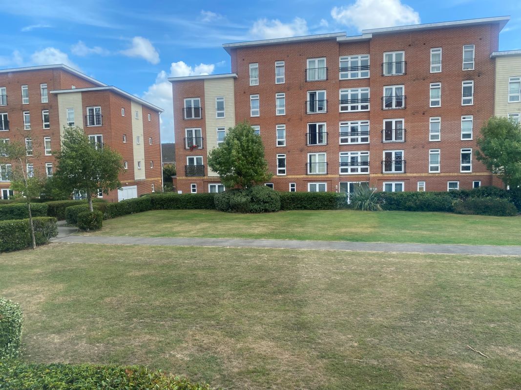 Property for Auction in Sussex & Hampshire - Flat 2, 32 Billys Copse, Havant, Hampshire, PO9 5DJ