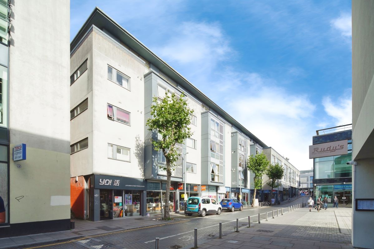 Property for Auction in South West - Flat 10 Boulevard House, Brighton, East Sussex, BN1 1UU