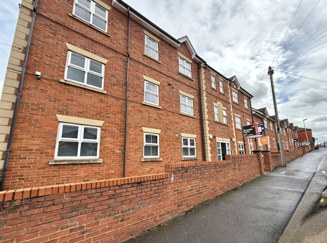 Property for Auction in Cheshire, Staffordshire & Shropshire - Apartment 16 Delamere Place, Runcorn, Cheshire, WA7 4NE