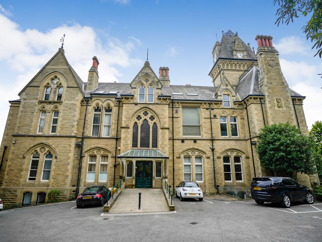 Property for Auction in South Yorkshire - Apartment 4 Boothroyds House, Dewsbury, West Yorkshire, WF13 2NG