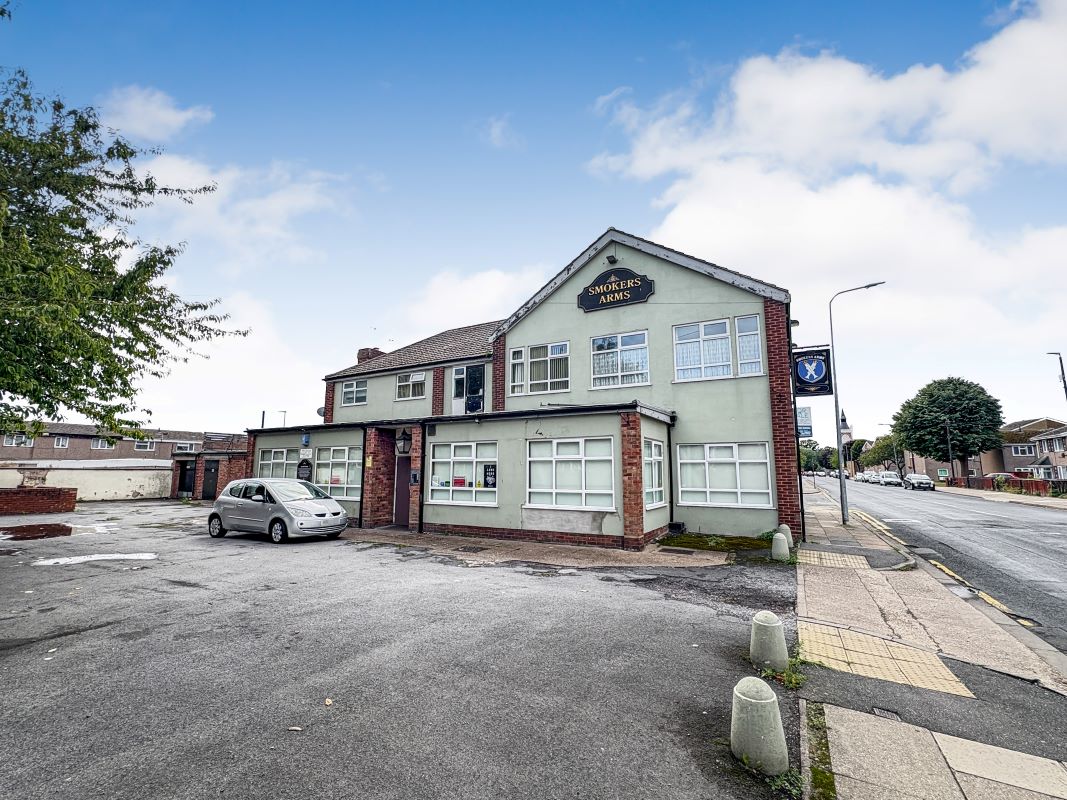 Property for Auction in London - Former Smokers Arms, Albion Street, Grimsby, North East Lincolnshire, DN32 7DX