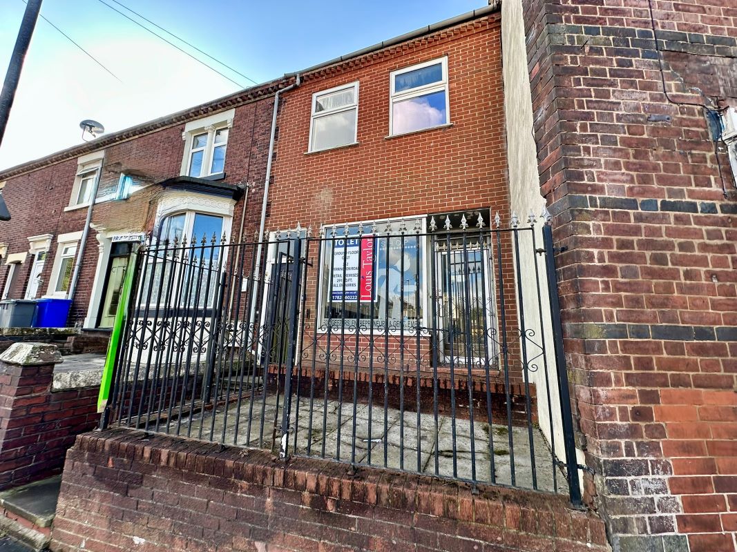 Property for Auction in Cheshire, Staffordshire & Shropshire - Shop 262 Werrington Road, Stoke-On-Trent, Staffordshire, ST2 9AU
