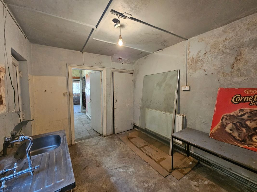 Blackpool, Lancashire, FY1 6AB - Online Auctions