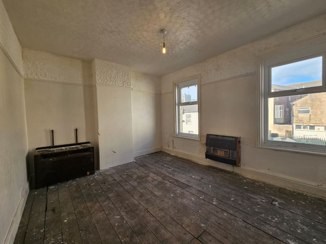 Blackpool, Lancashire, FY1 6AB - Online Auctions