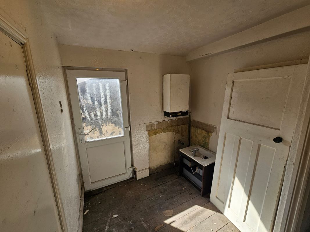 Blackpool, Lancashire, FY1 6AB - Online Auctions