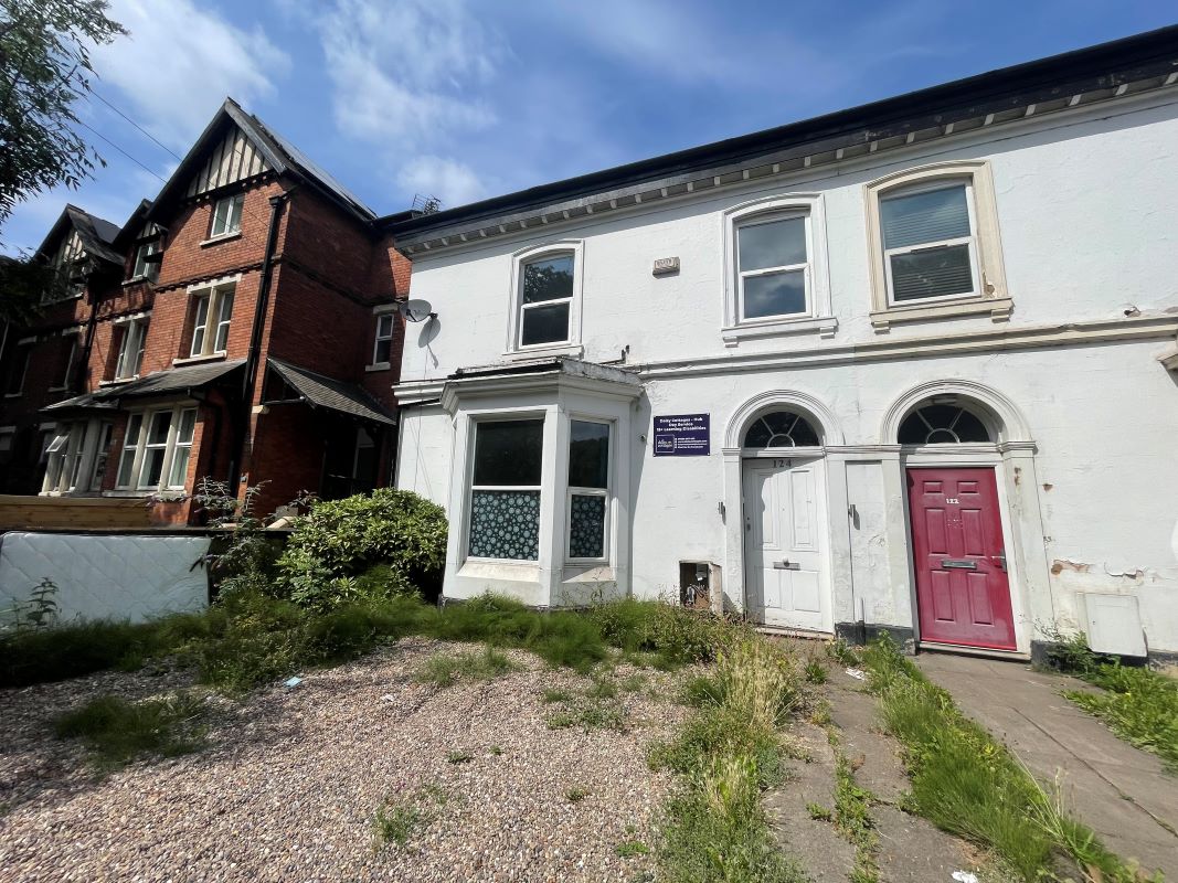 Six Bed House In Fairly Good Order Throughout