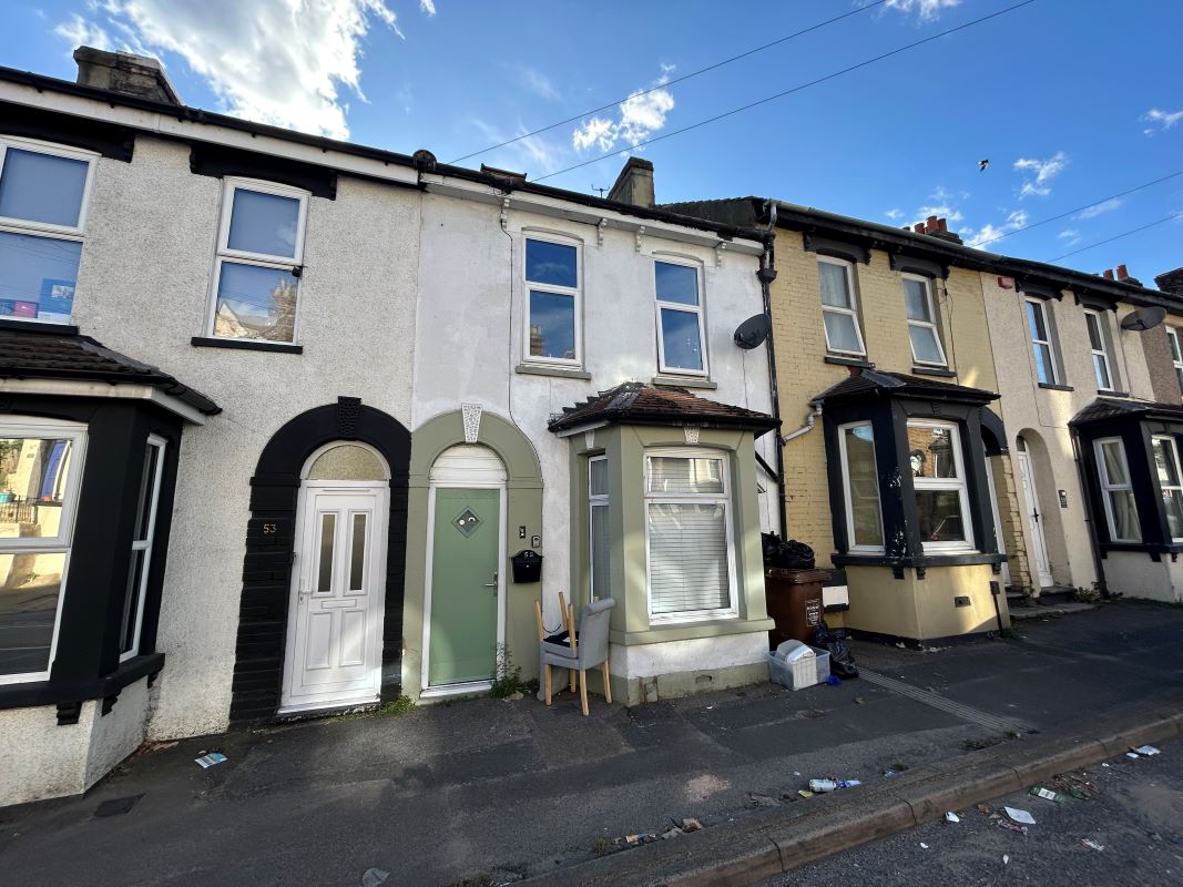 Four Bedroom Mid Terrace Property Requiring Refurbishment
