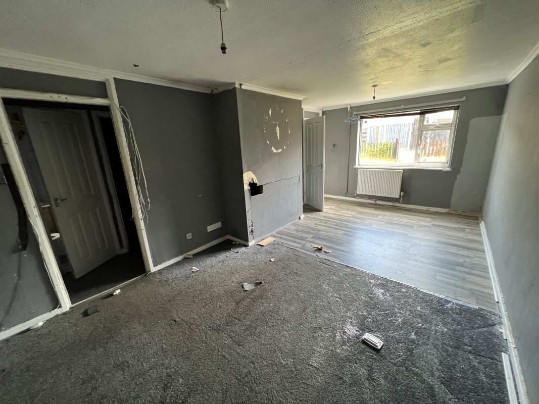Property for Auction in Nottinghamshire & Derby - 2 Mendip Court Carlton-In-Lindrick, Worksop, Nottinghamshire, S81 9HZ