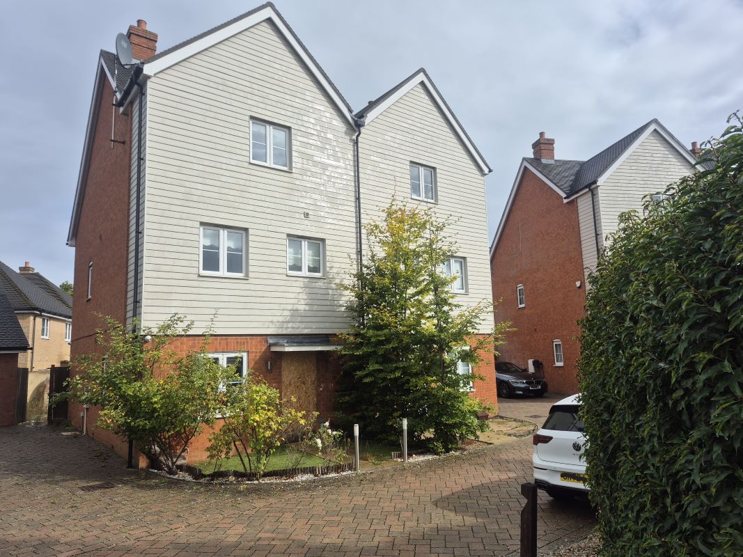 Property for Auction in Kent - 1 Greenacre Crescent, Maidstone, Kent, ME15 8GJ