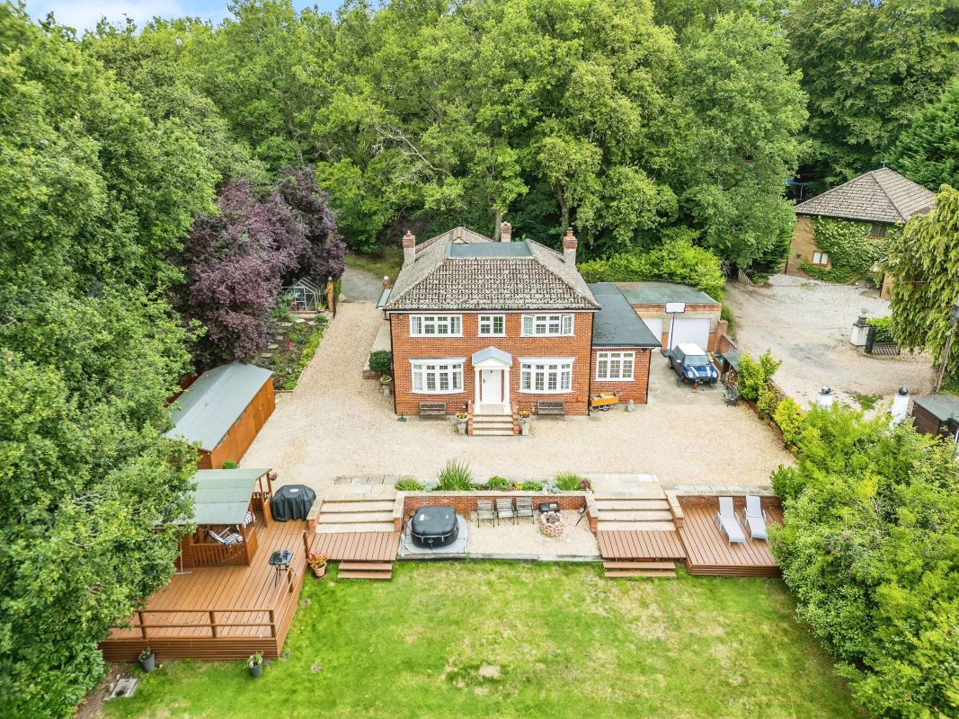 Property for Auction in South West - Hillside View Bishops Green, Newbury, Berkshire, RG20 4HS