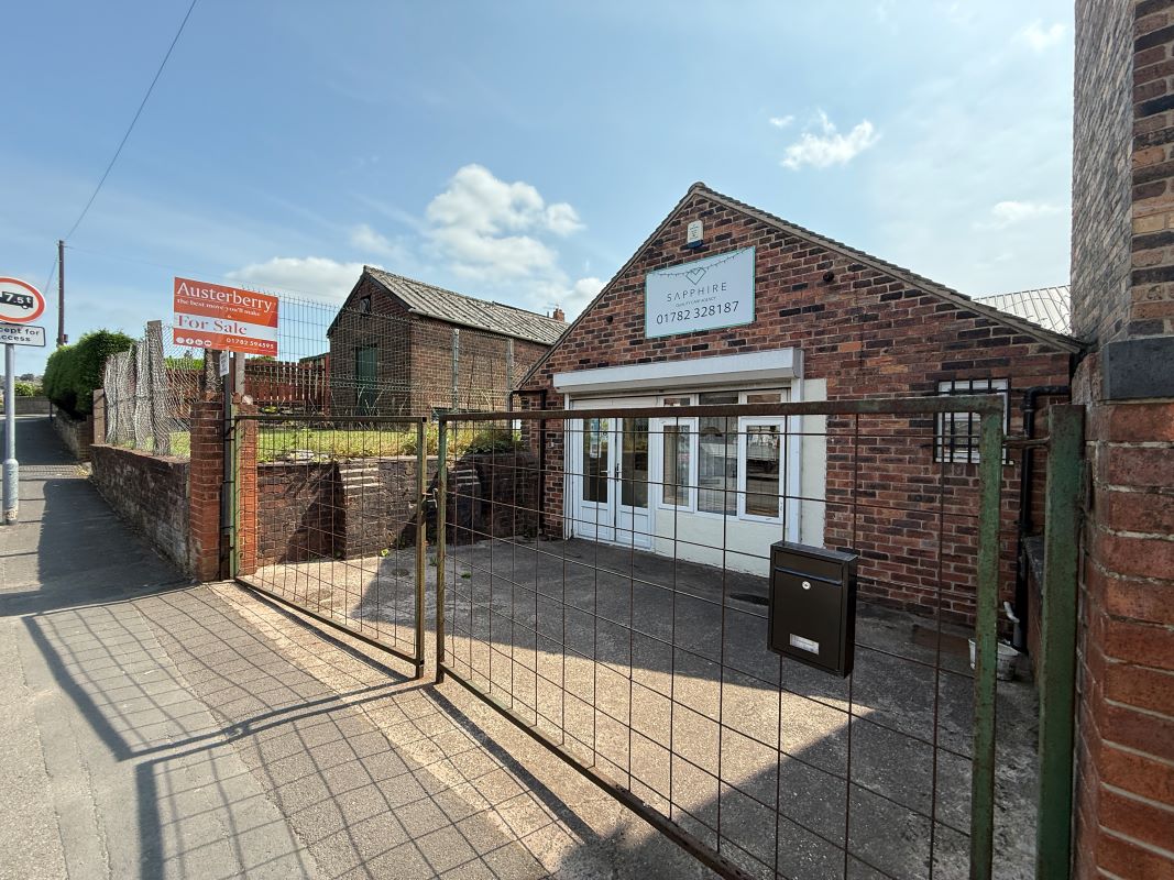 Property for Auction in Cheshire, Staffordshire & Shropshire - Clarence Road, Stoke-On-Trent, Staffordshire, ST3 1AZ