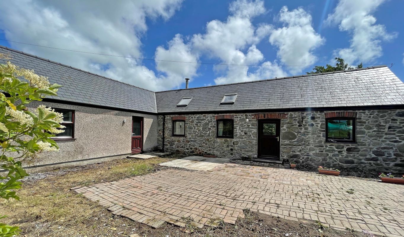 Llyn Y Coed Llantrisant, Holyhead, Gwynedd, LL65 4TN
