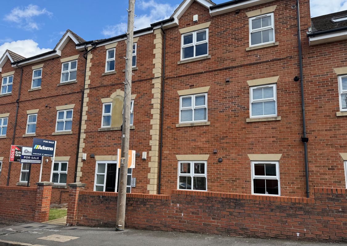 Property for Auction in Cheshire, Staffordshire & Shropshire - Apartment 17 Delamere Place, Runcorn, Cheshire, WA7 4NE
