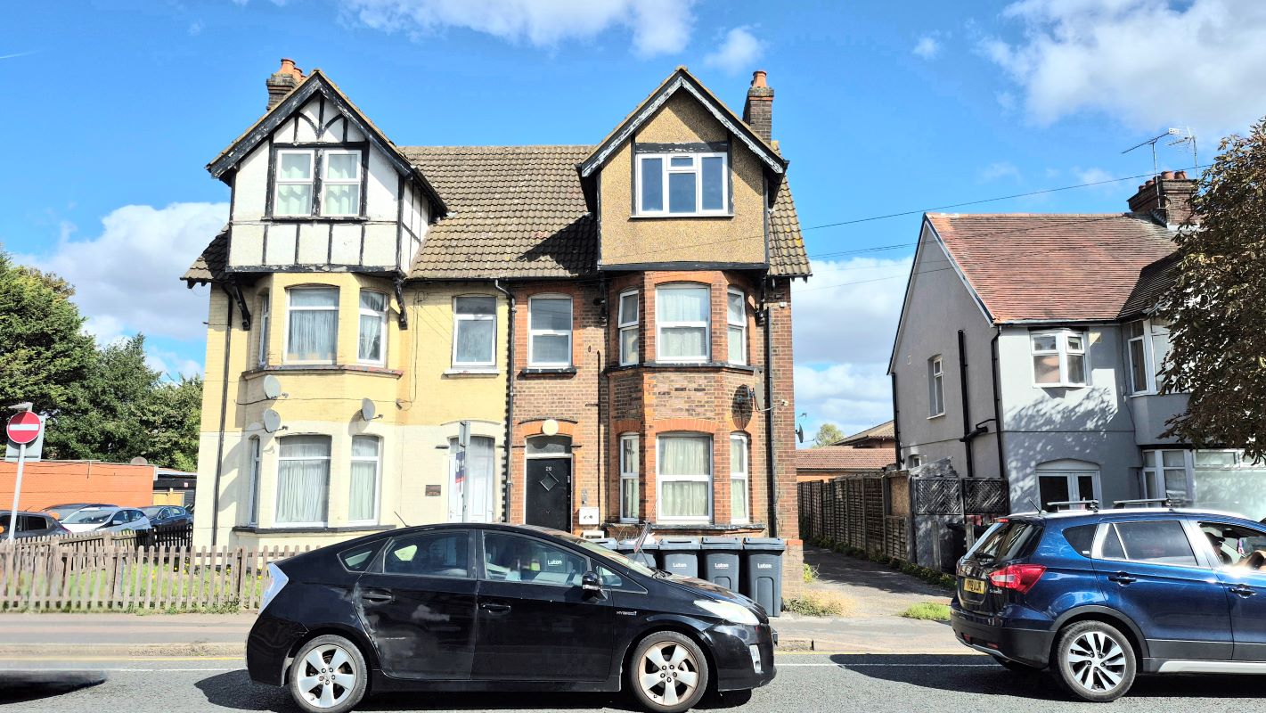 Property for Auction in Bedfordshire and Buckinghamshire - Flat 5 26 Marsh Road, Luton, Bedfordshire, LU3 2NH