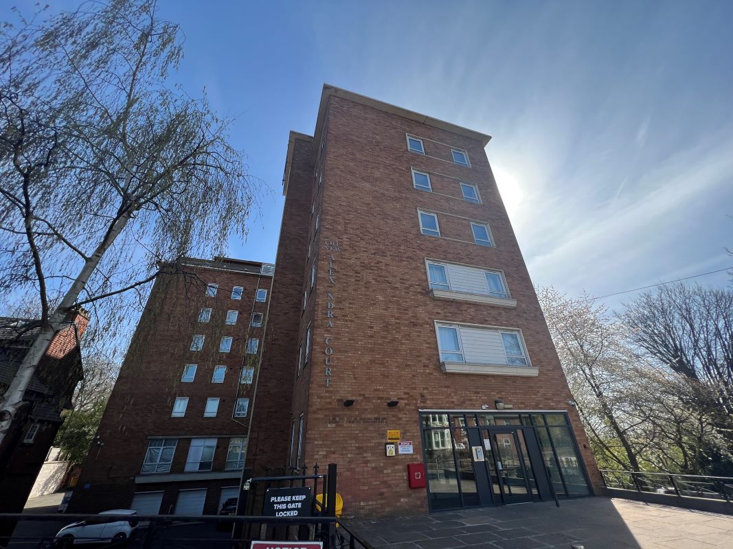 Property for Auction in Nottinghamshire & Derby - Apartment 58 The New Alexandra Court, Nottingham, Nottinghamshire, NG3 4LN