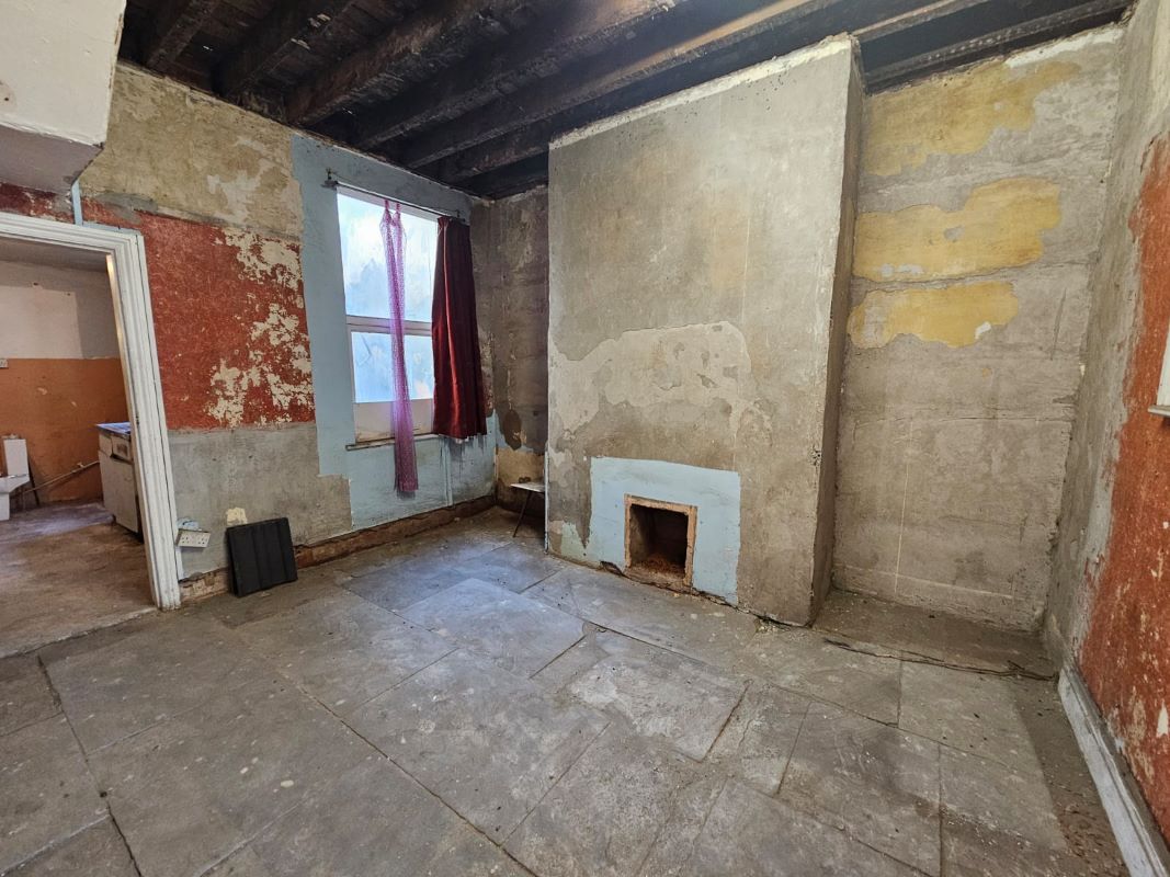 Blackpool, Lancashire, FY1 6AB - Online Auctions