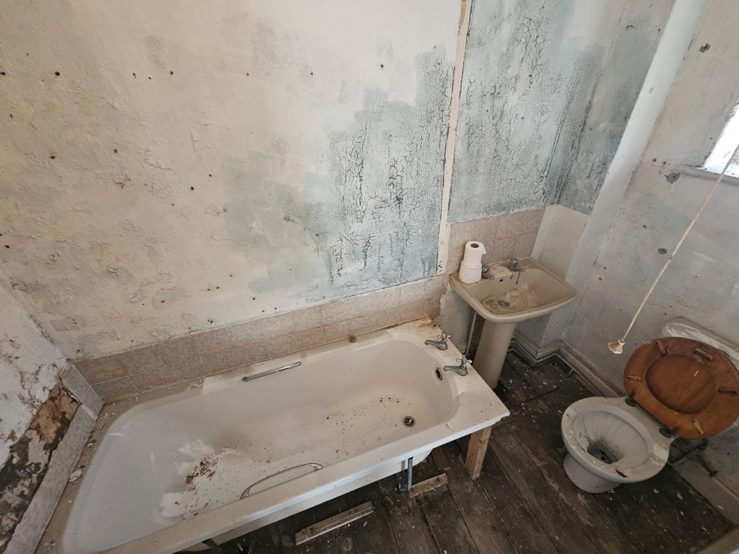 Blackpool, Lancashire, FY1 6AB - Online Auctions