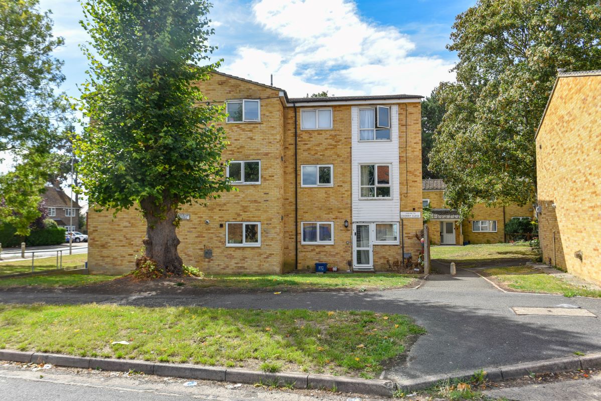 Property for Auction in Northamptonshire - 22 Cherry Close, Northampton, Northamptonshire, NN3 2TQ