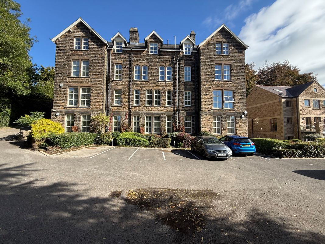Property for Auction in Nottinghamshire & Derby - Flat 12 Cavendish Mill 7-9, Matlock, Derbyshire, DE4 3FQ