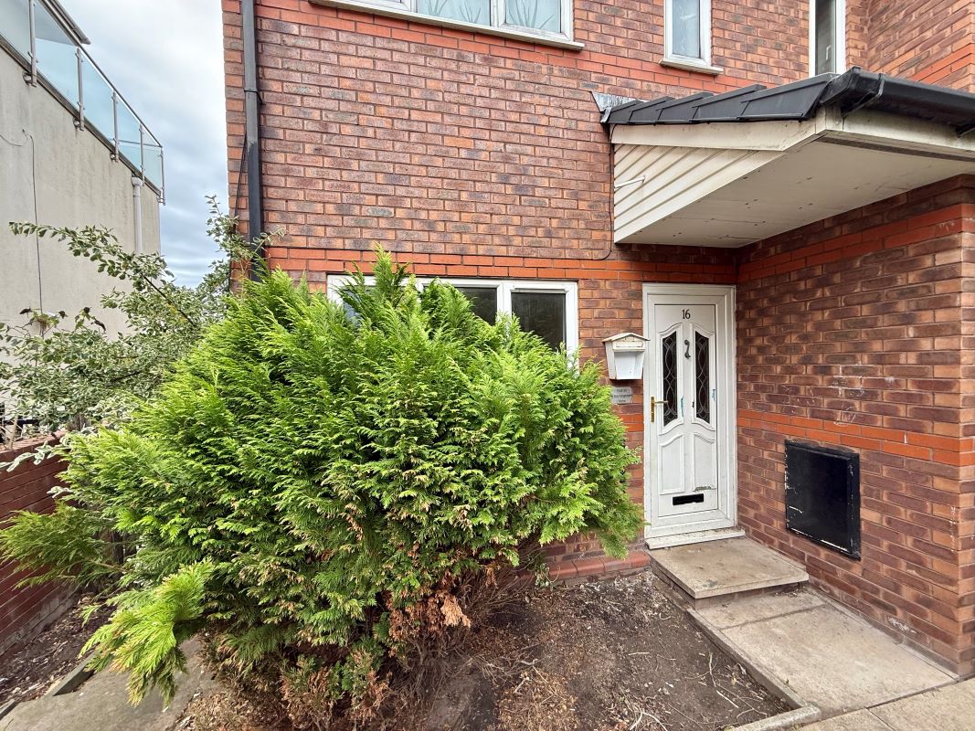 Property for Auction in Cheshire, Staffordshire & Shropshire - Flat 16 Harrington View, Wallasey, Merseyside, CH44 0EE