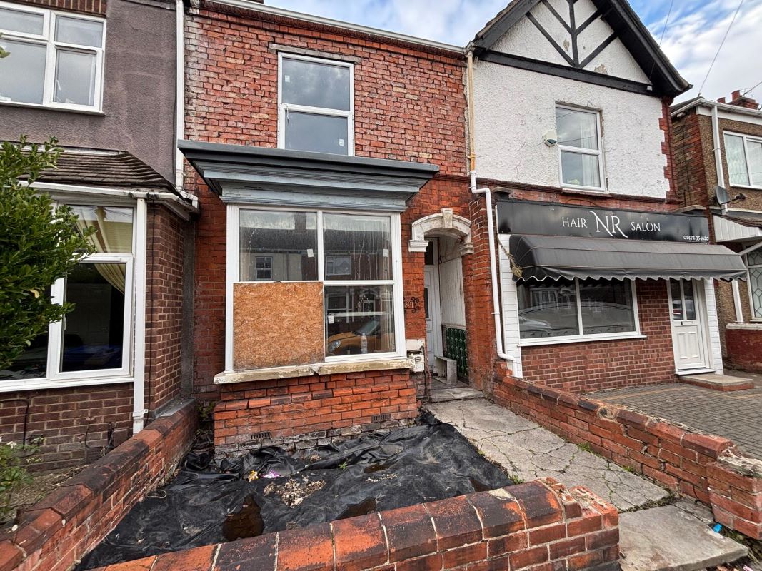 Property for Auction in Lincolnshire - 221 Durban Road, Grimsby, South Humberside, DN32 8AU