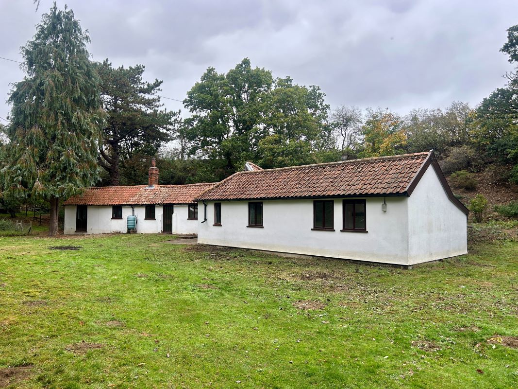 Property for Auction in East Anglia - Pit Cottage The Common, Woodbridge, Suffolk, IP12 2JR