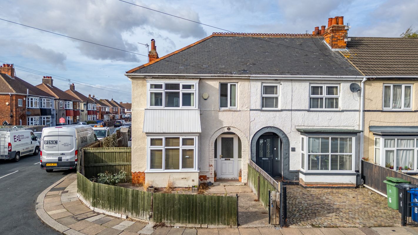 Property for Auction in Lincolnshire - 8 Escart Avenue, Grimsby, South Humberside, DN32 8ER