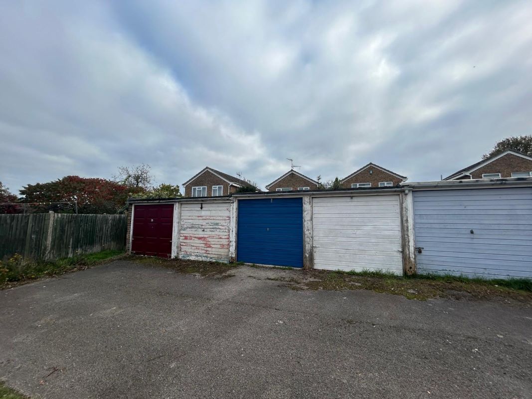 Property for Auction in Kent - Garage on Poyntell Road, Staplehurst, Kent, TN12 0SA