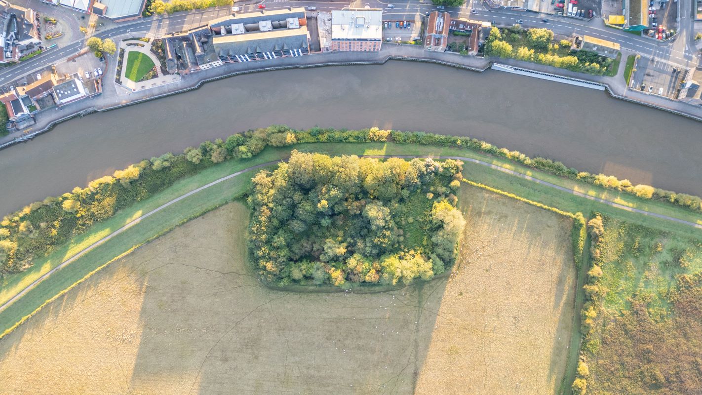 Property for Auction in Lincolnshire - Dog Island The Flood Road, Beckingham, Lincolnshire, DN21 2AS