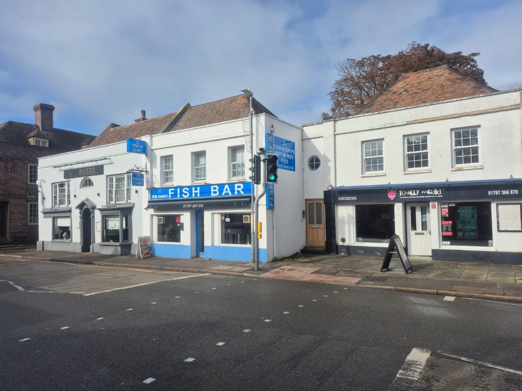 Property for Auction in Kent - Flat 1 50A High Street, New Romney, Kent, TN28 8AT