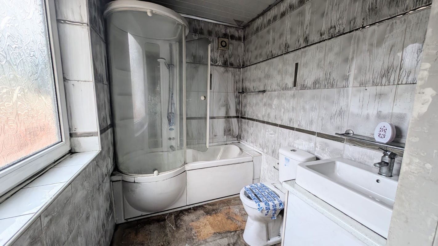 Burnley, Lancashire, BB10 2LG - Online Auctions