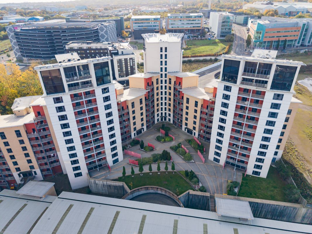 Modern Quayside Apartment with Parking - Ideal Investment or First Home
