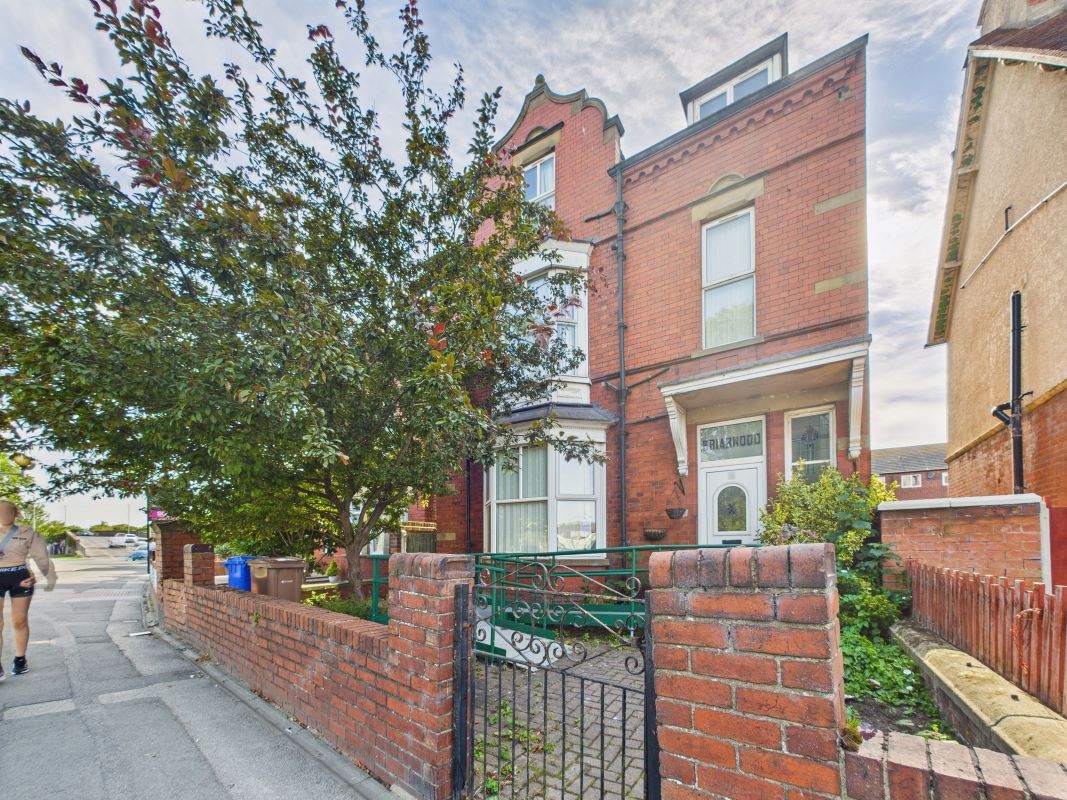 Property for Auction in Hull & East Yorkshire - 12 Station Avenue, Bridlington, East Yorkshire, YO16 4LZ