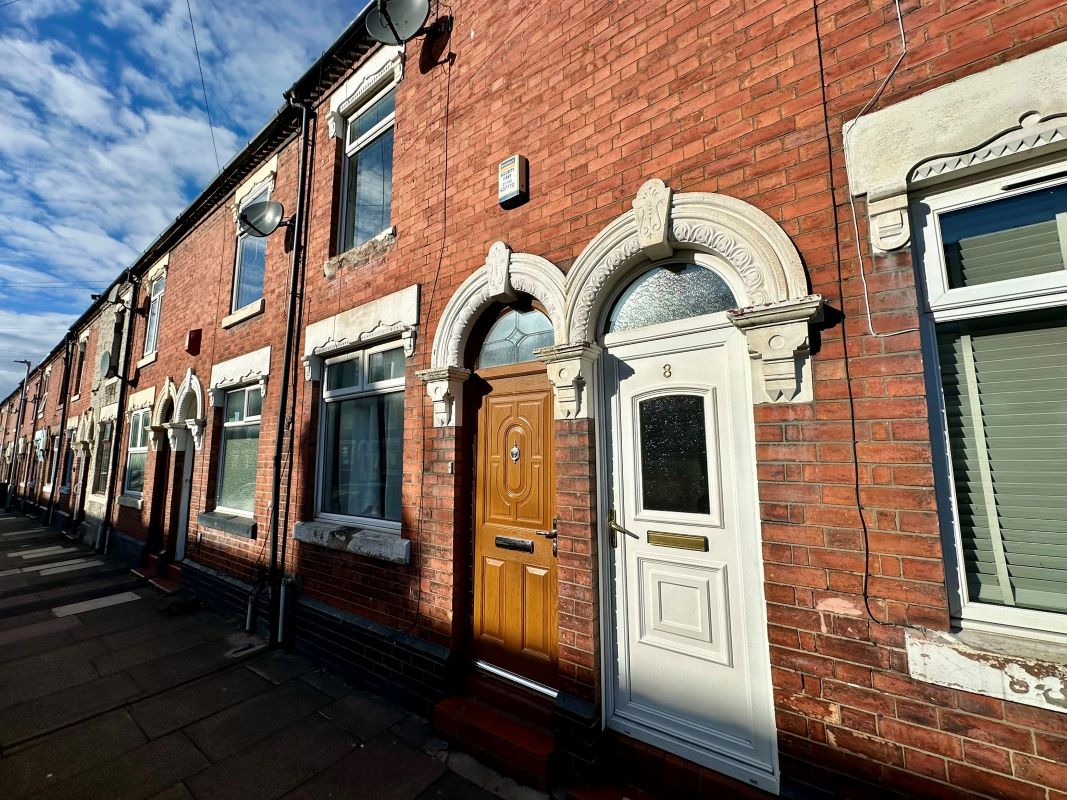 Property for Auction in Cheshire, Staffordshire & Shropshire - 10 Kimberley Road, Stoke-On-Trent, Staffordshire, ST1 4BZ