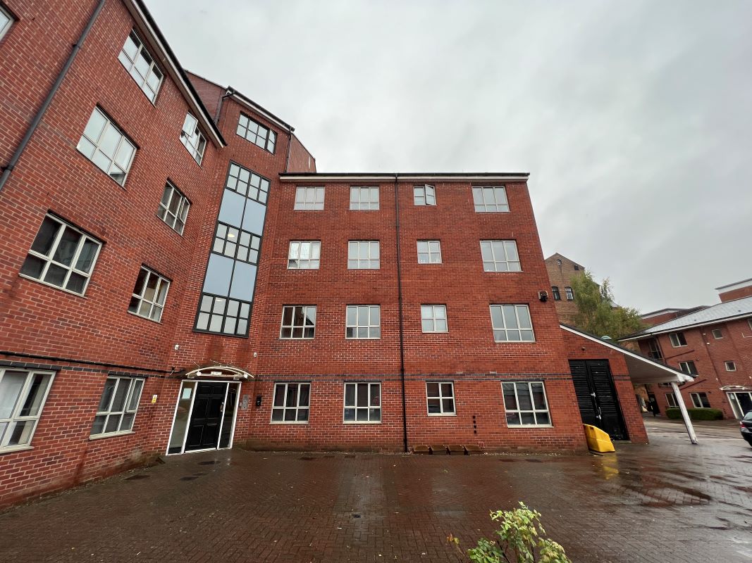 Property for Auction in Nottinghamshire & Derby - Apartment 14 Royal Victoria Court, Nottingham, Nottinghamshire, NG7 4ET