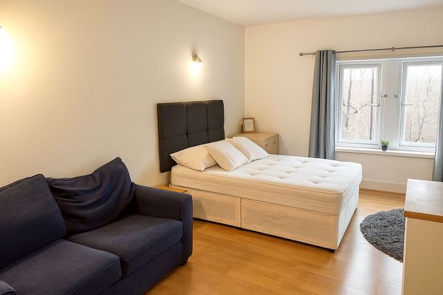 Flat 11 127 Castle Hill, Reading, Berkshire, RG1 7SY