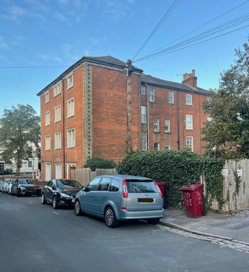 Flat 11 127 Castle Hill, Reading, Berkshire, RG1 7SY