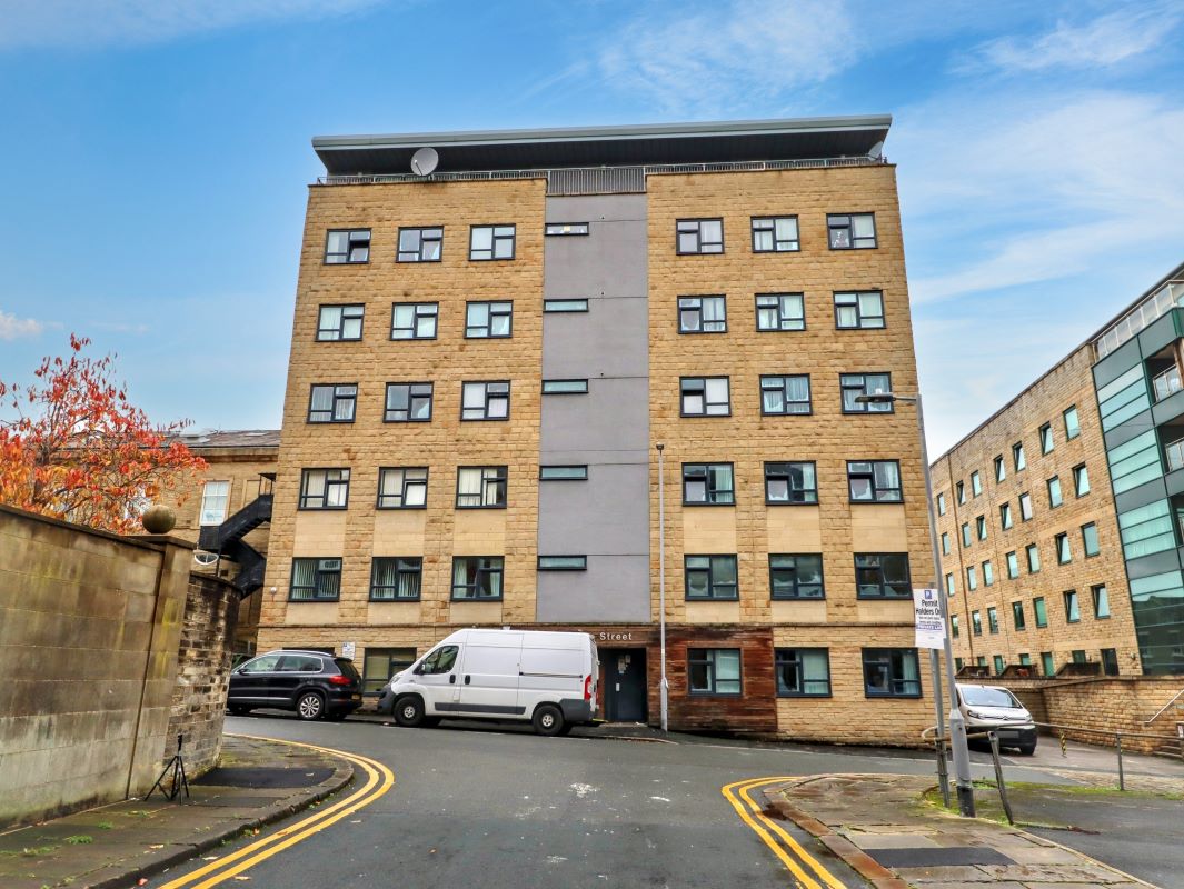 Property for Auction in South Yorkshire - Flat 3 7 Stone Street, Bradford, West Yorkshire, BD1 4QL