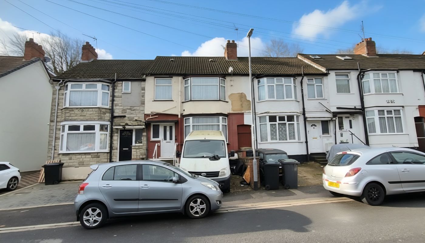 Property for Auction in Bedfordshire and Buckinghamshire - 109 Runley Road, Luton, Bedfordshire, LU1 1TX
