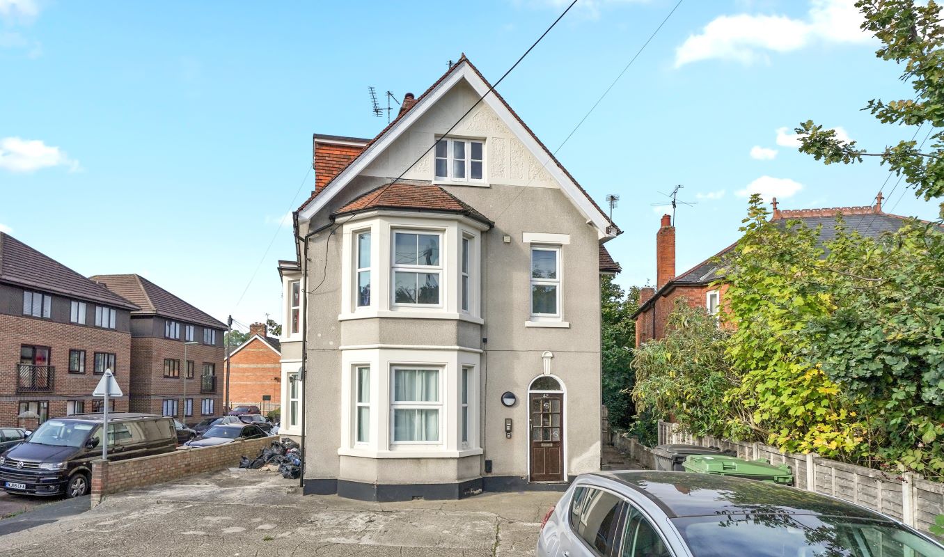 Property for Auction in South Yorkshire - Flat 5 42 Frimley Road, Camberley, Surrey, GU15 3BD