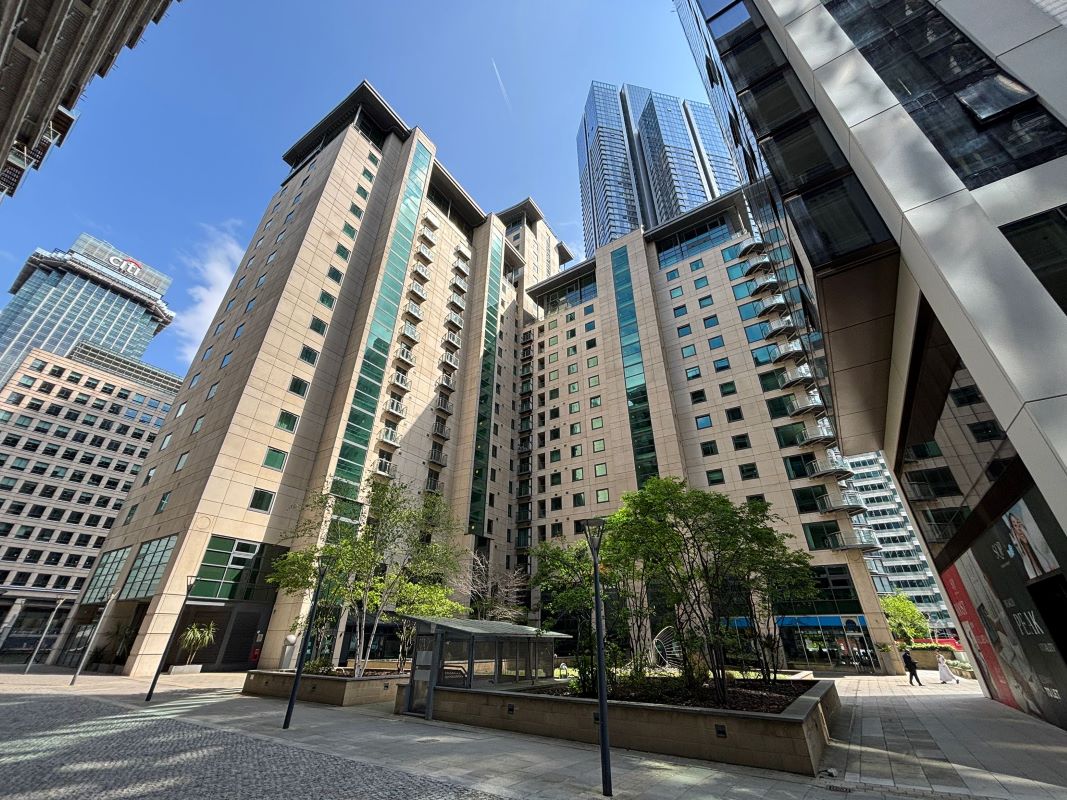 Property for Auction in London - Flat 139 Discovery Dock Apartments East, 3 South Quay Square, London, E14 9RZ
