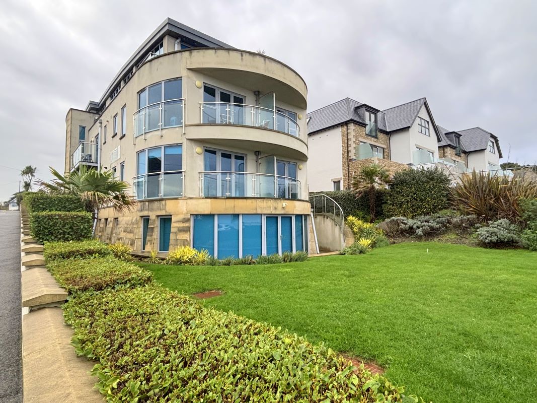 Property for Auction in South West - Flat 4 Oceana, Swanage, Dorset, BH19 1PF