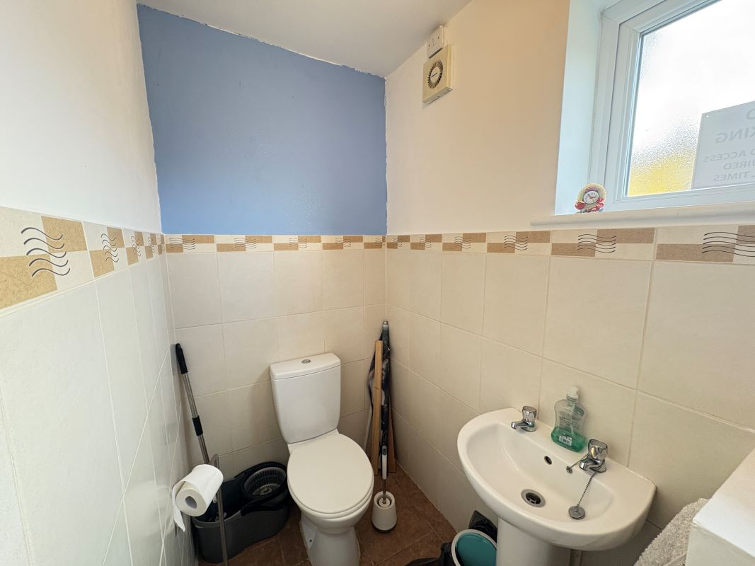 Grimsby, South Humberside, DN32 9PX - Online Auctions