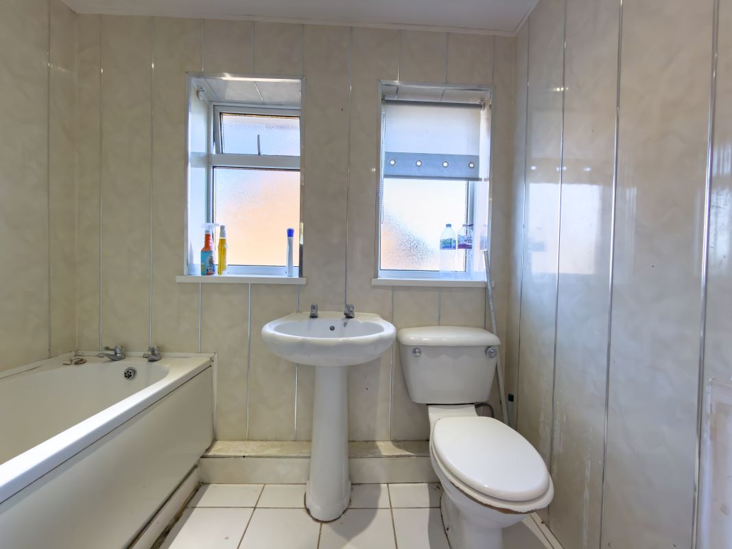 Houghton le Spring, Tyne And Wear, DH4 5JZ - Online Auctions